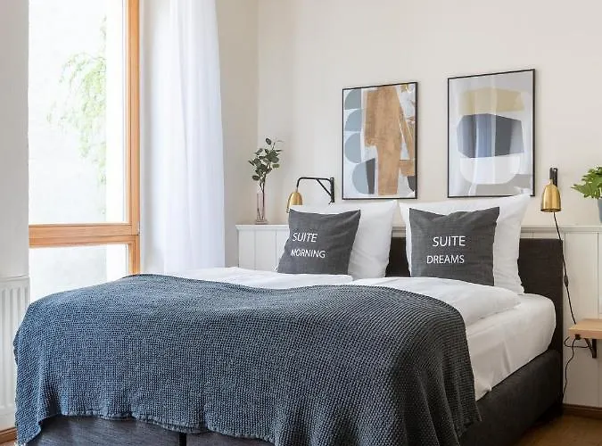 Schoenhouse Avenue - Digital Access *