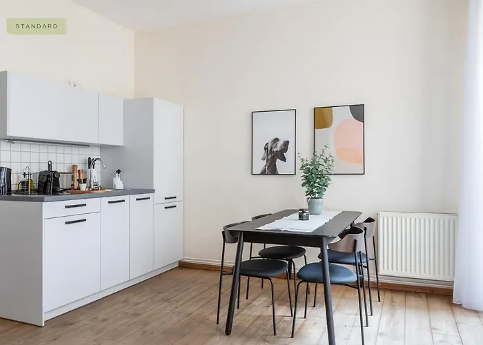 Schoenhouse Avenue - Digital Access *