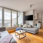 Schoenhouse Avenue - Digital Access Berlin