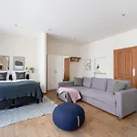 Schoenhouse Avenue - Digital Access Apartman