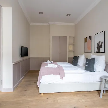 Schoenhouse Avenue - Digital Access * Berlijn