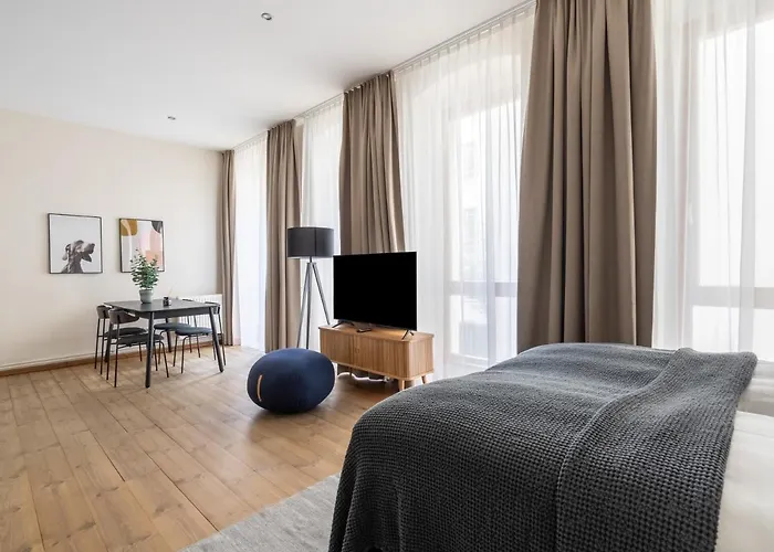 Schoenhouse Avenue - Digital Access