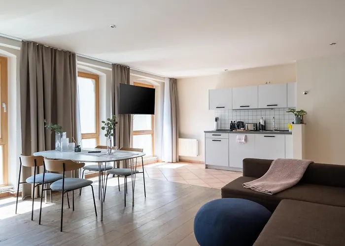 Schoenhouse Avenue - Digital Access