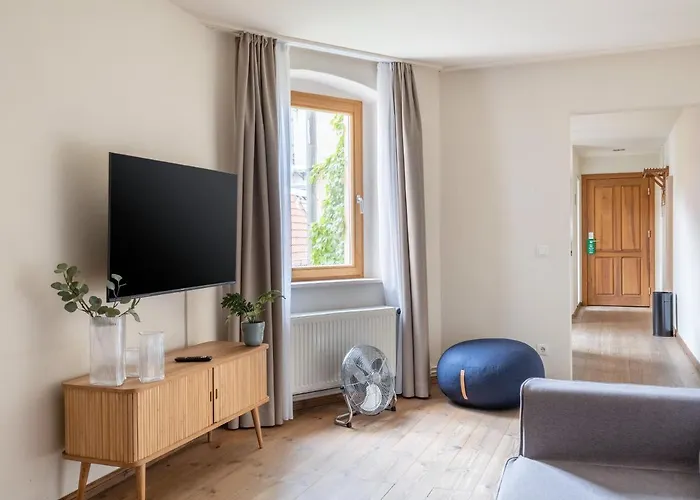 Schoenhouse Avenue - Digital Access