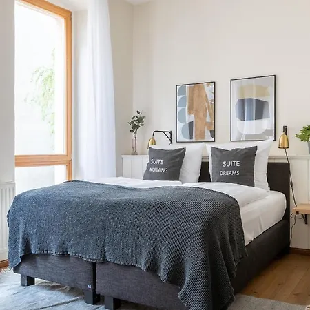 Schoenhouse Avenue - Digital Access *