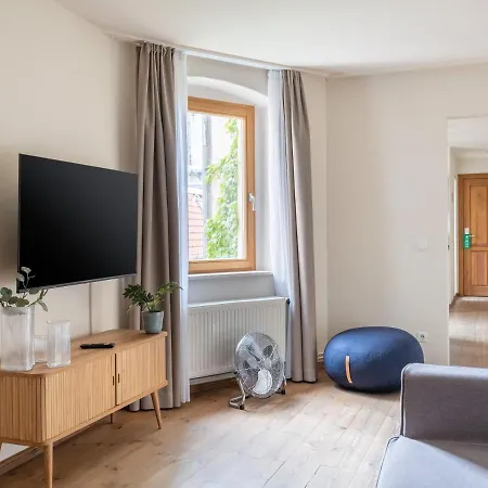 Schoenhouse Avenue - Digital Access