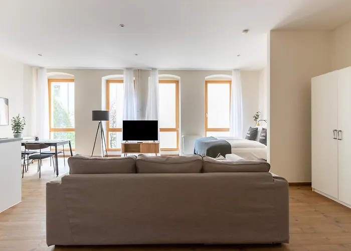 Schoenhouse Avenue - Digital Access